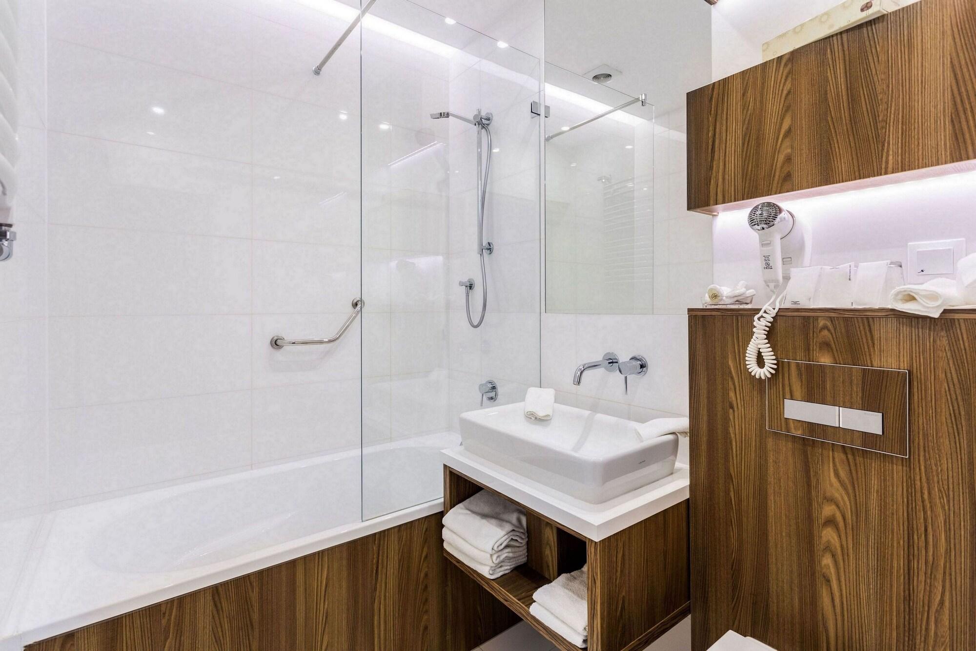 Hotell Elektor Krasków